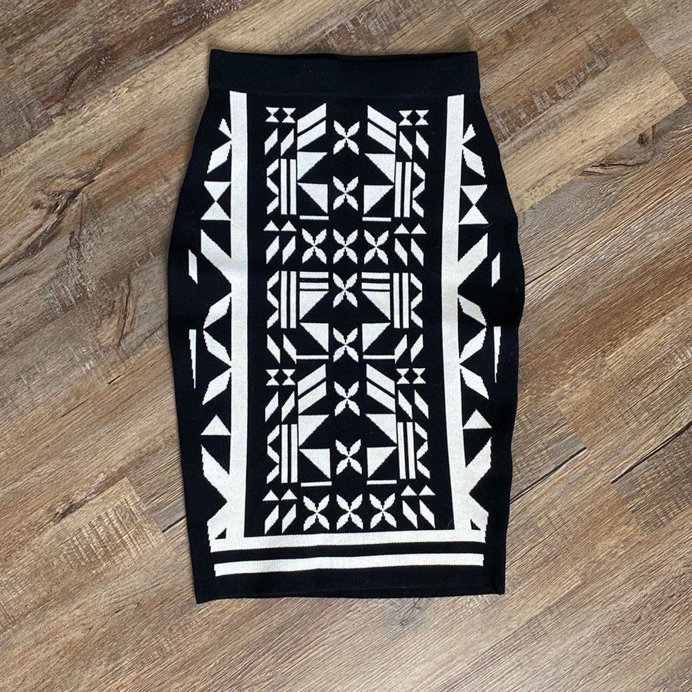 H&M Patterned Sweater Skirt